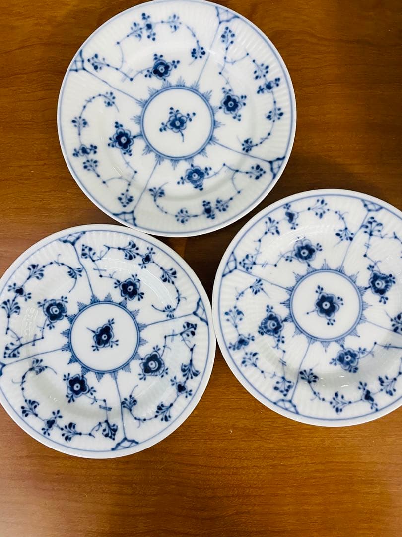 ロイヤルコペンハーゲン ブルーフルーテッド アンティーク　3枚
