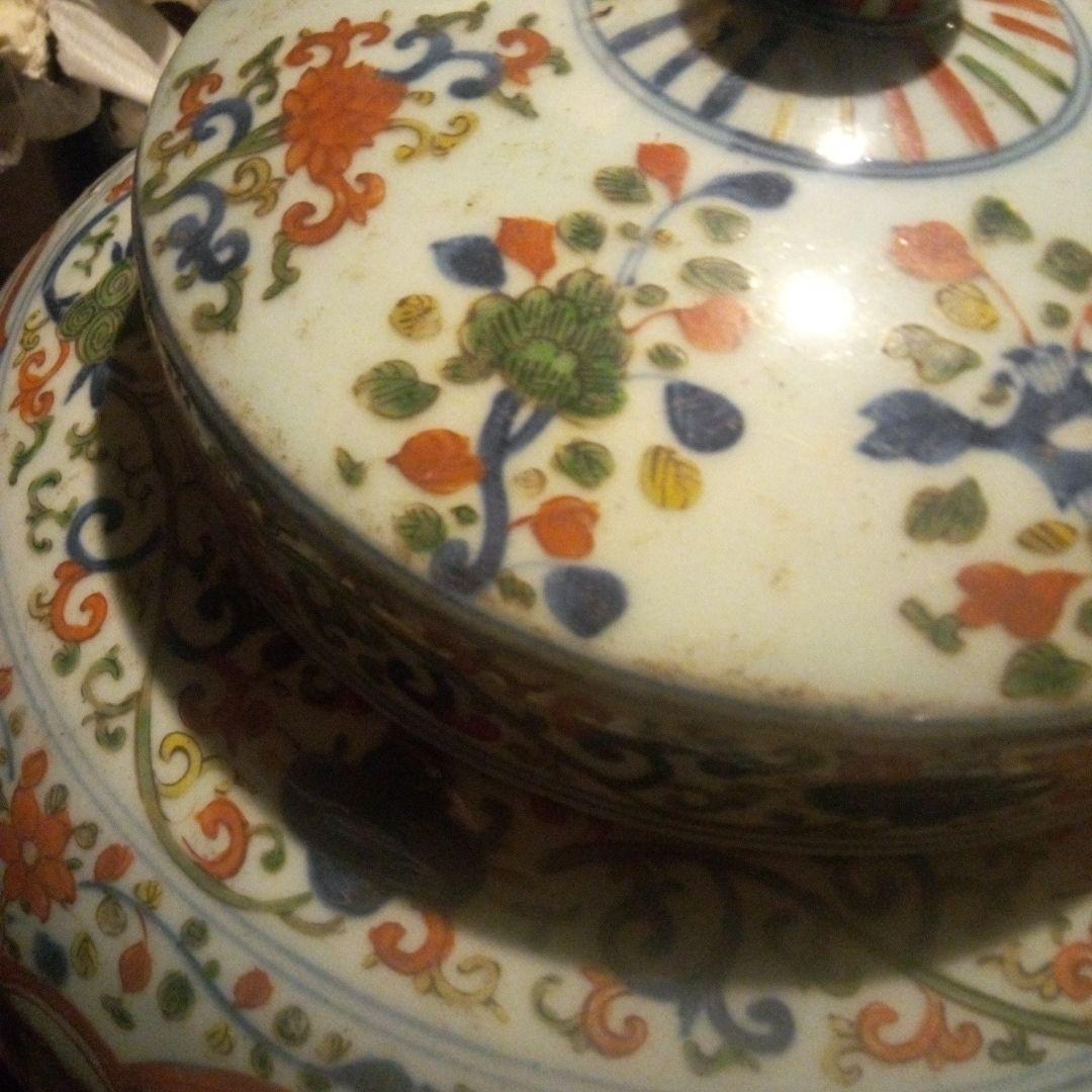 中国陶磁器　明萬歴赤絵　蓋付き大壺