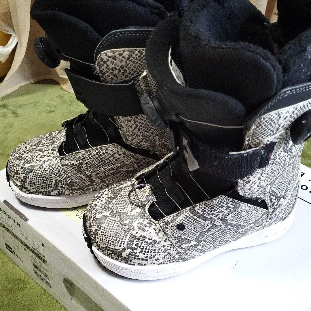 【新古品】RIDE スノーボード ブーツ ヘビ柄 23 レディース