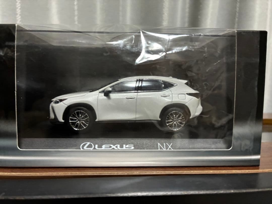 Lexus NX 450h+ VersionＬ 1/43 ミニカー