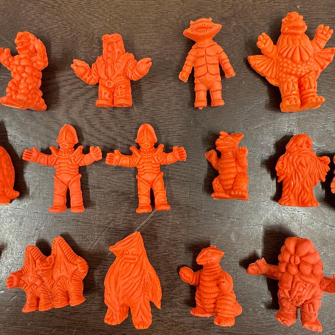 ウルトラマン　怪獣消しゴム　円谷プロ　オレンジ