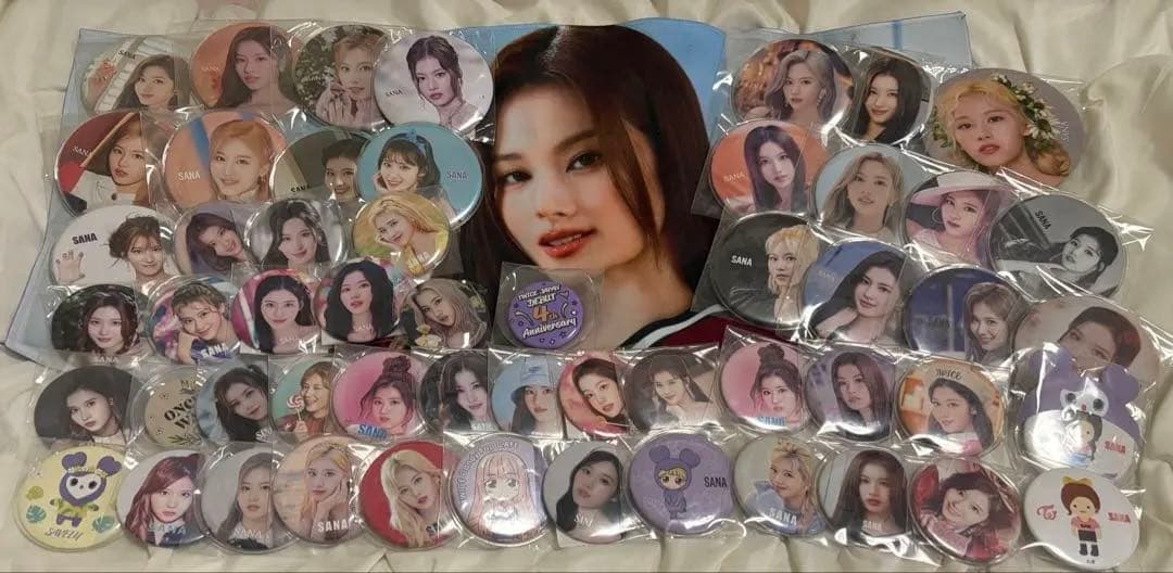 TWICE缶バッジサナ　ほぼコンプリート
