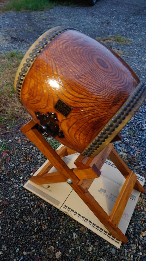 しんページ。ケヤキくり抜き和太鼓