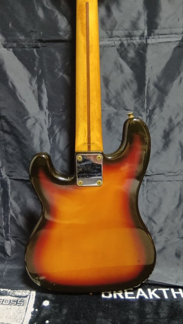 Fender Precision Bass サンバースト 4弦
