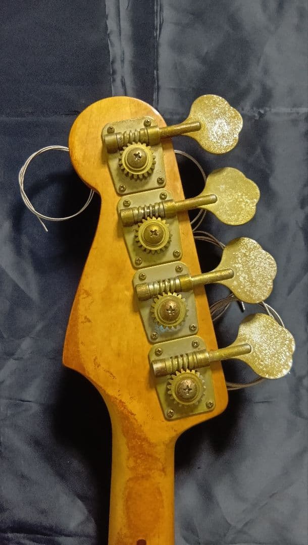 Fender Precision Bass サンバースト 4弦