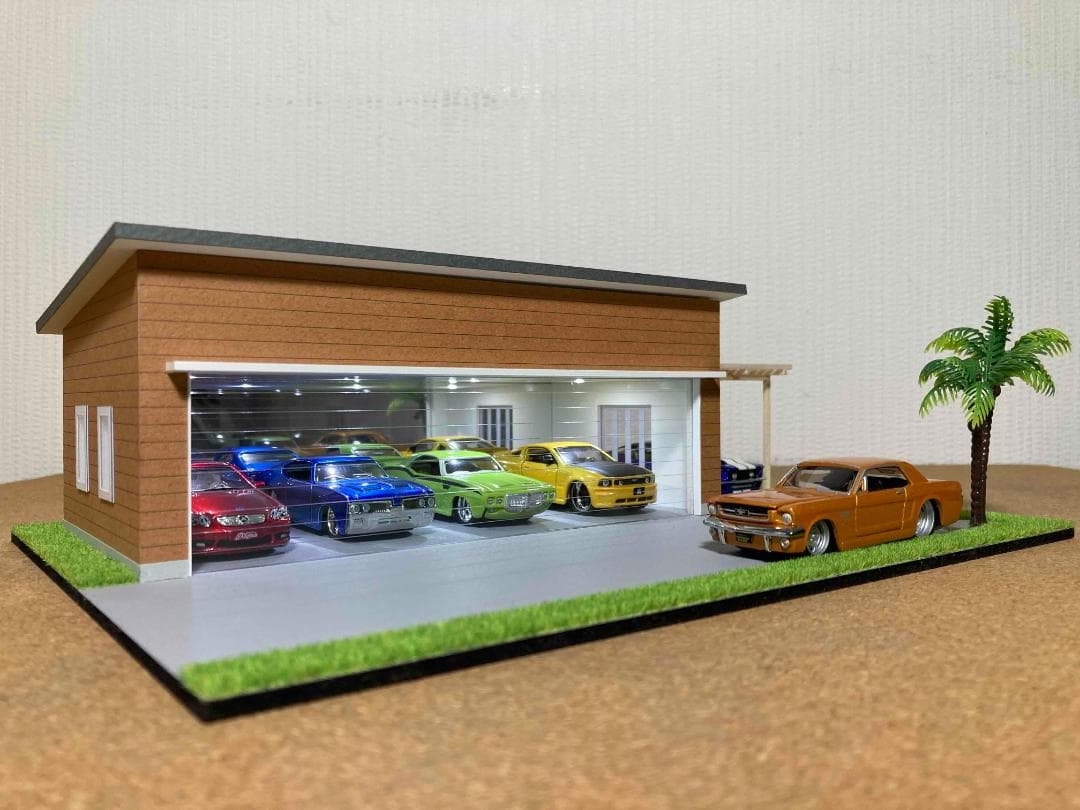 ミニカー専用ジオラマ：1/64 木造パーゴラ付ガレージ（ブラウン）