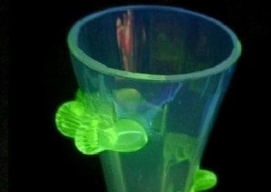 ★G1702★ アンティーク　ウランガラス　乳白ガラス　花瓶