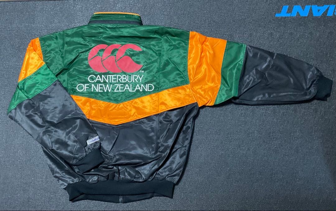 90s人気No1デザイン　 Canterbury 最高級ウィンドブレーカー　新品