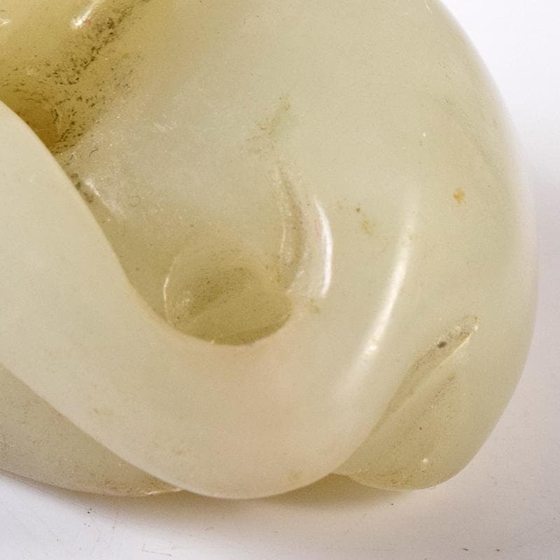 中国　玉石彫刻　神獣　根付　紙鎮　置物　C　8022E