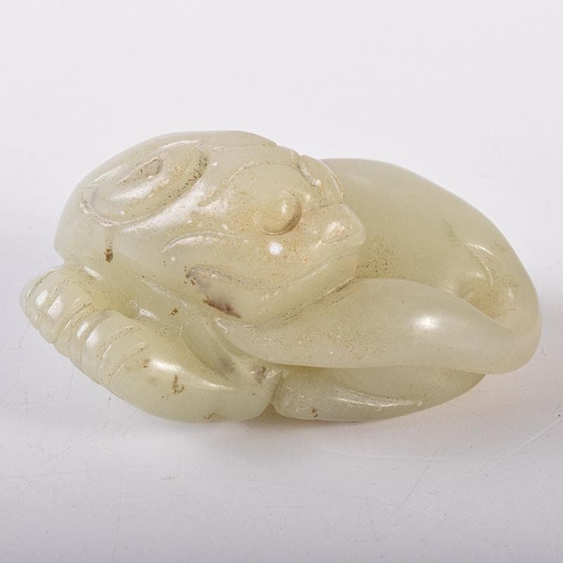 中国　玉石彫刻　神獣　根付　紙鎮　置物　C　8022E