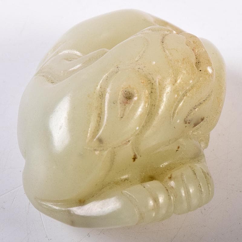 中国　玉石彫刻　神獣　根付　紙鎮　置物　C　8022E