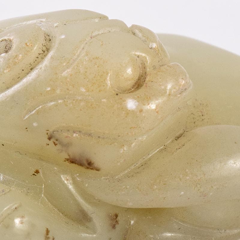 中国　玉石彫刻　神獣　根付　紙鎮　置物　C　8022E