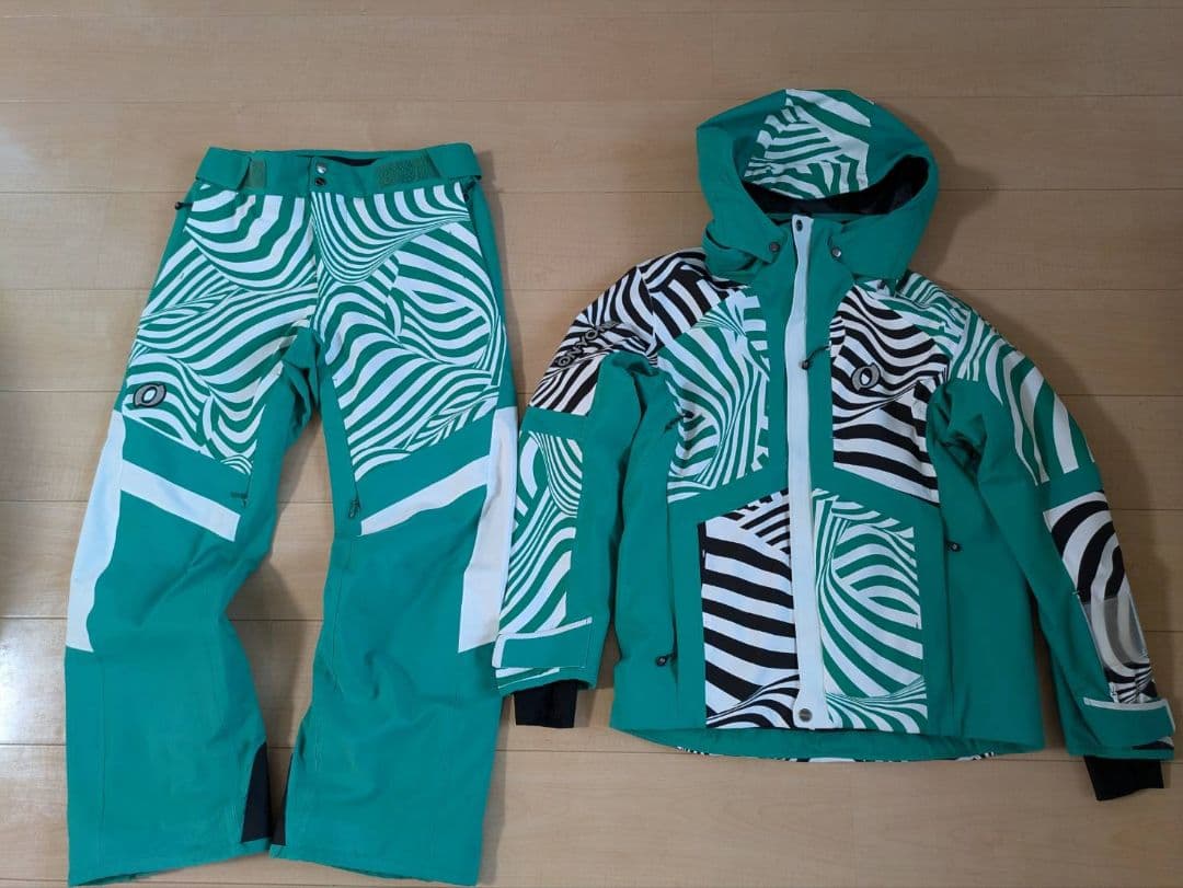 オンヨネ スキーウェア上下Ｓ ゼブラ柄 グリーン