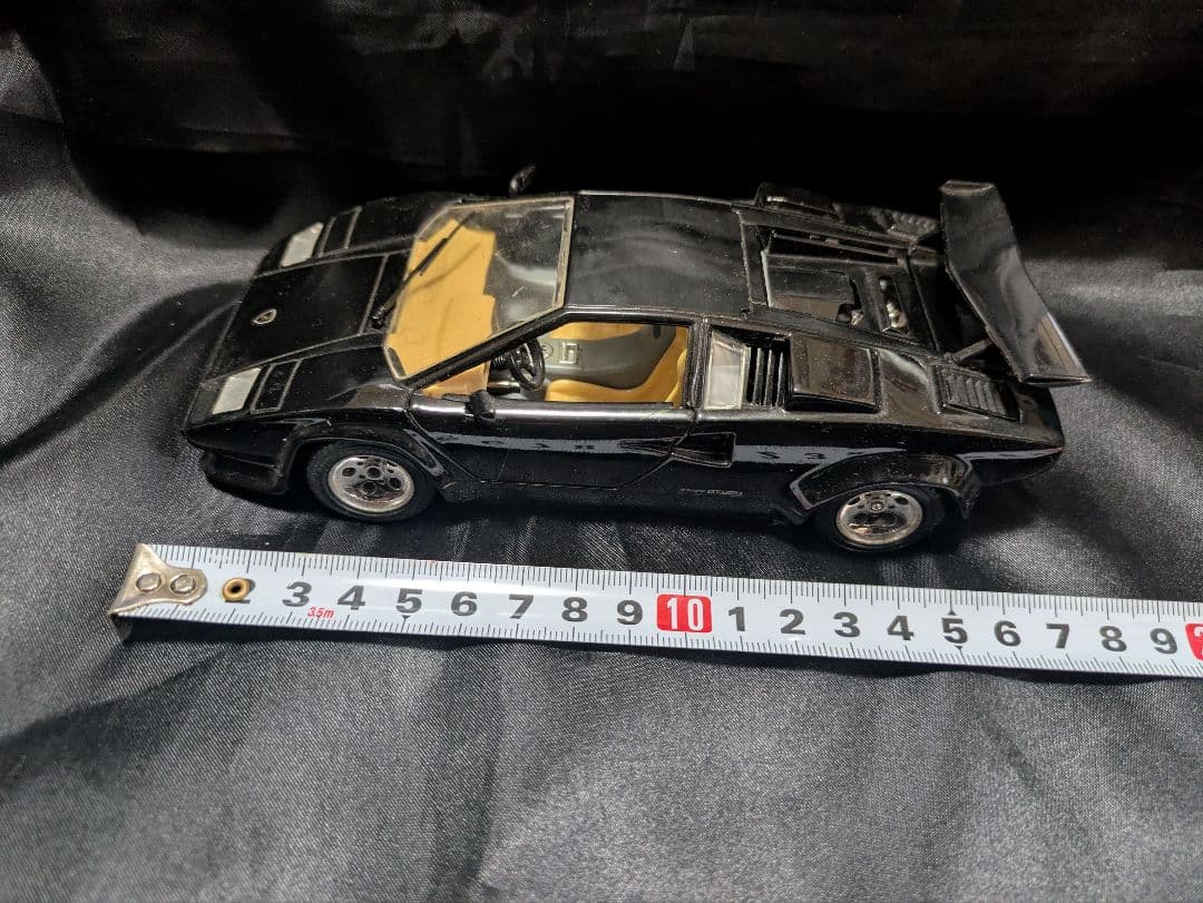 ランボルギーニ カウンタック　ブラーゴ　1/24