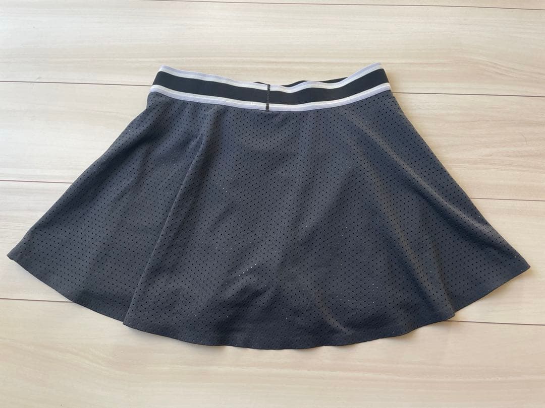 Nike テニススコート 黒 フローラル柄　US-Sサイズ