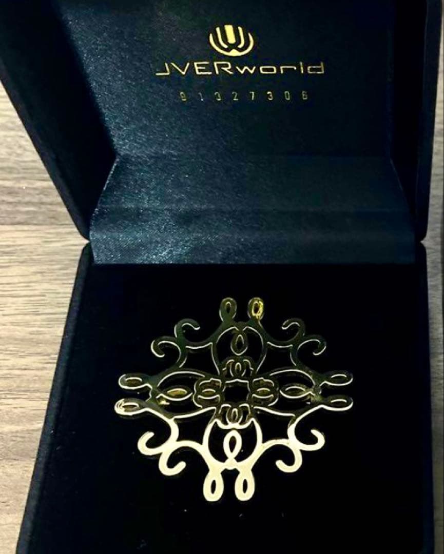 Anniv.Uwブローチ