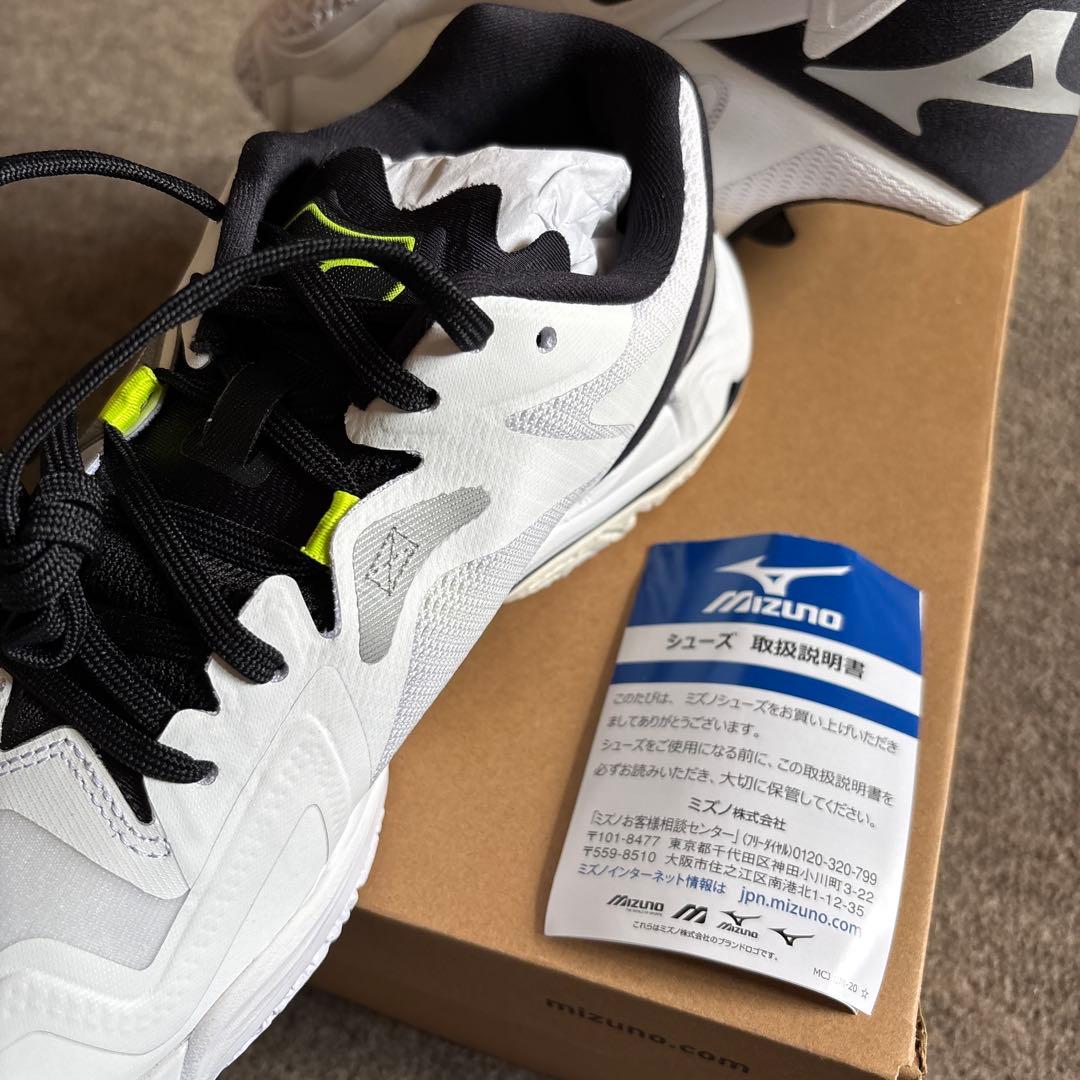 MIZUNO バレーボールシューズ ウエーブライトニングZ8 26㎝