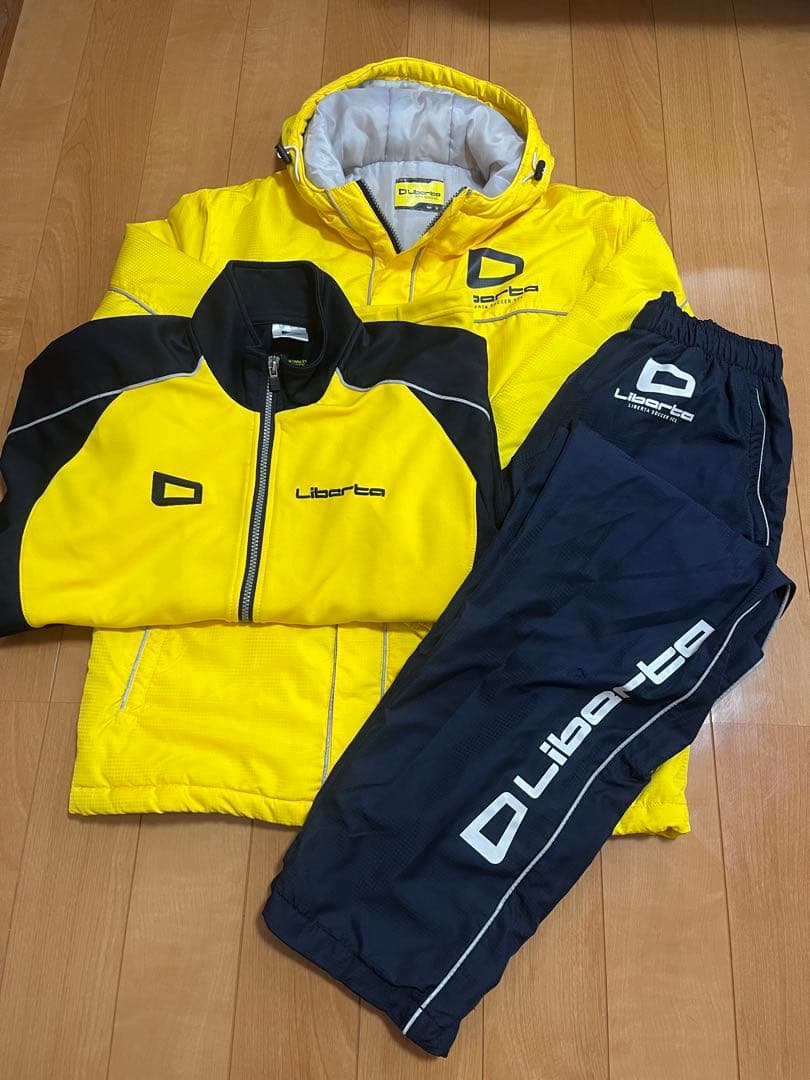 リベルタサッカー3点セット(ジャージ上＋ウィンドブレーカー上下)Mサイズ