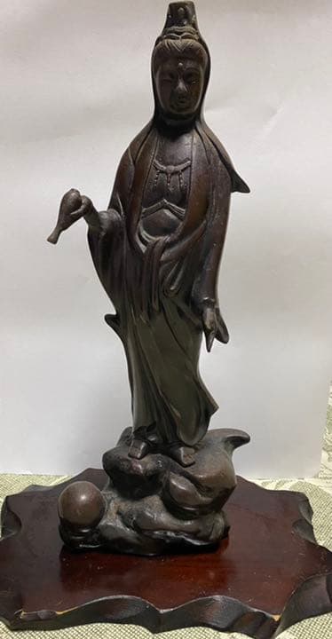 観音菩薩像　台座付き