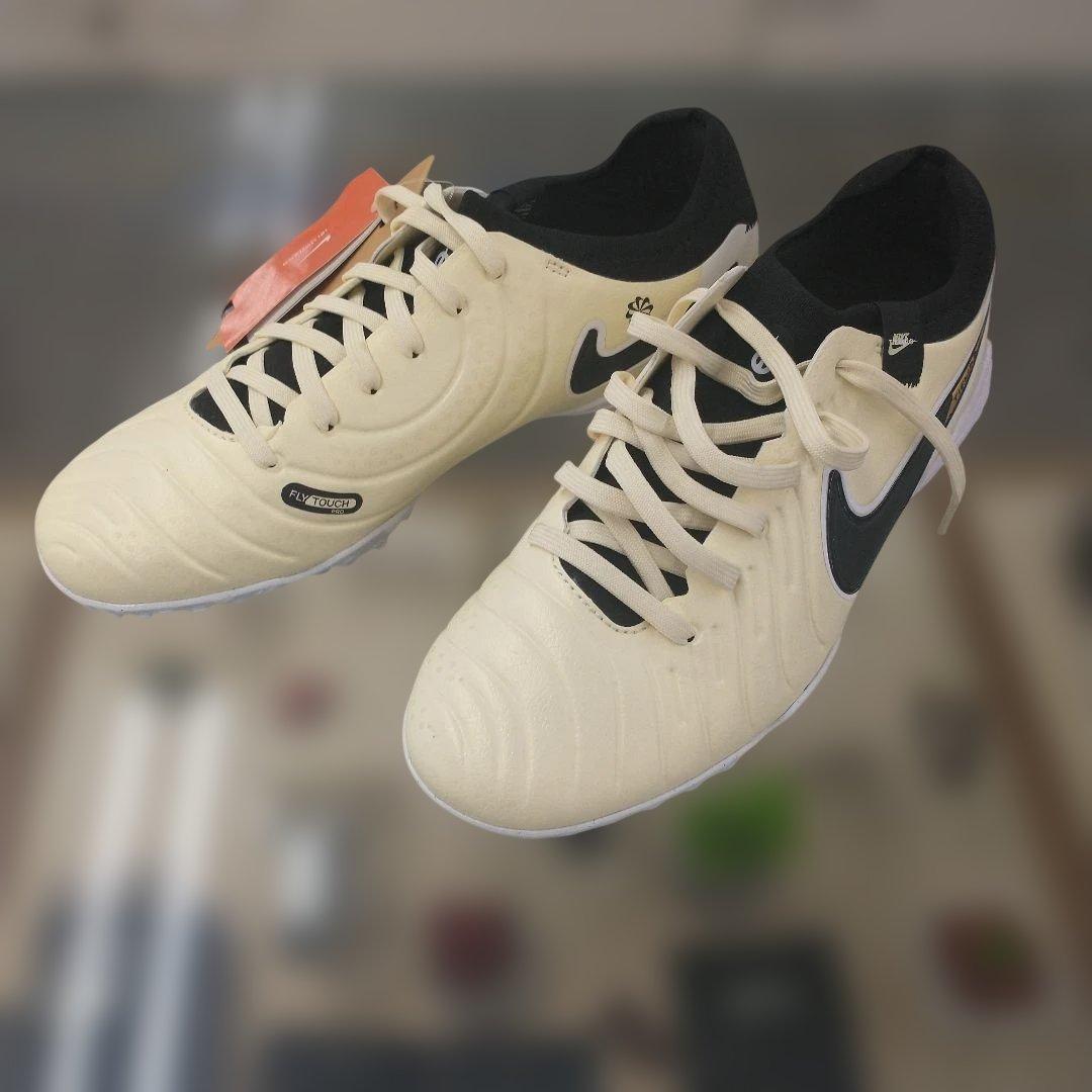 【未使用】ナイキ サッカートレーニングシューズ(25.5cm)