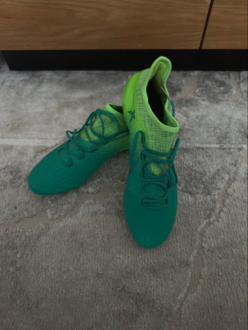 adidas X グリーン/イエロー スパイクシューズ