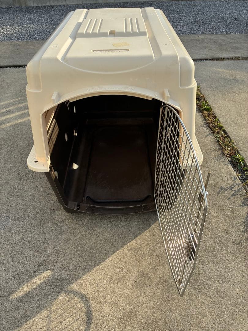 大型犬用プラスチックケージ