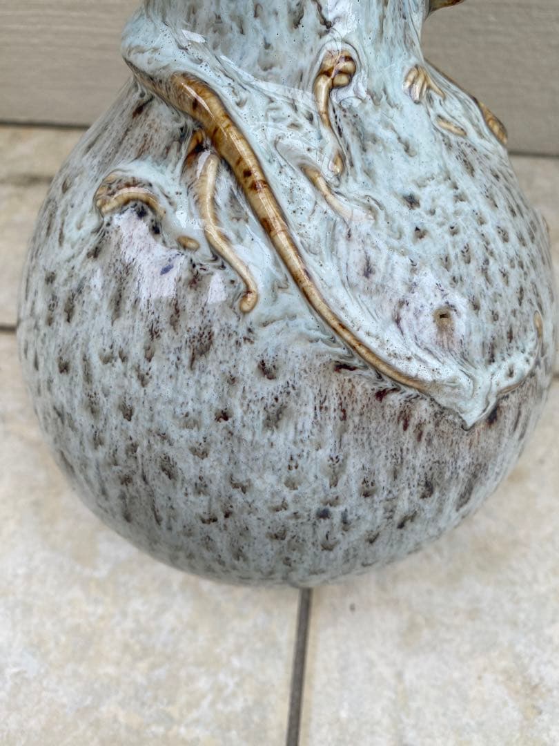 中国美術 時代 花瓶 青磁 竜紋の彫刻付き