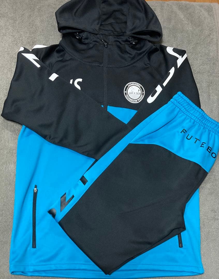 ルースイソンブラ ジャージ上下セット Ｌサイズ