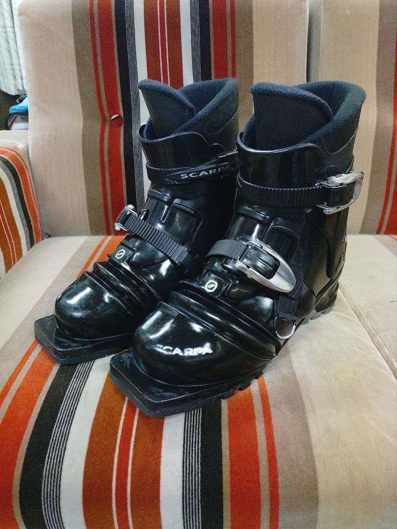 SCARPAt4テレマーク ブーツ