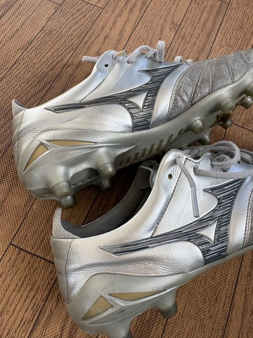 Mizuno モレリアネオ4 シルバー　25.5