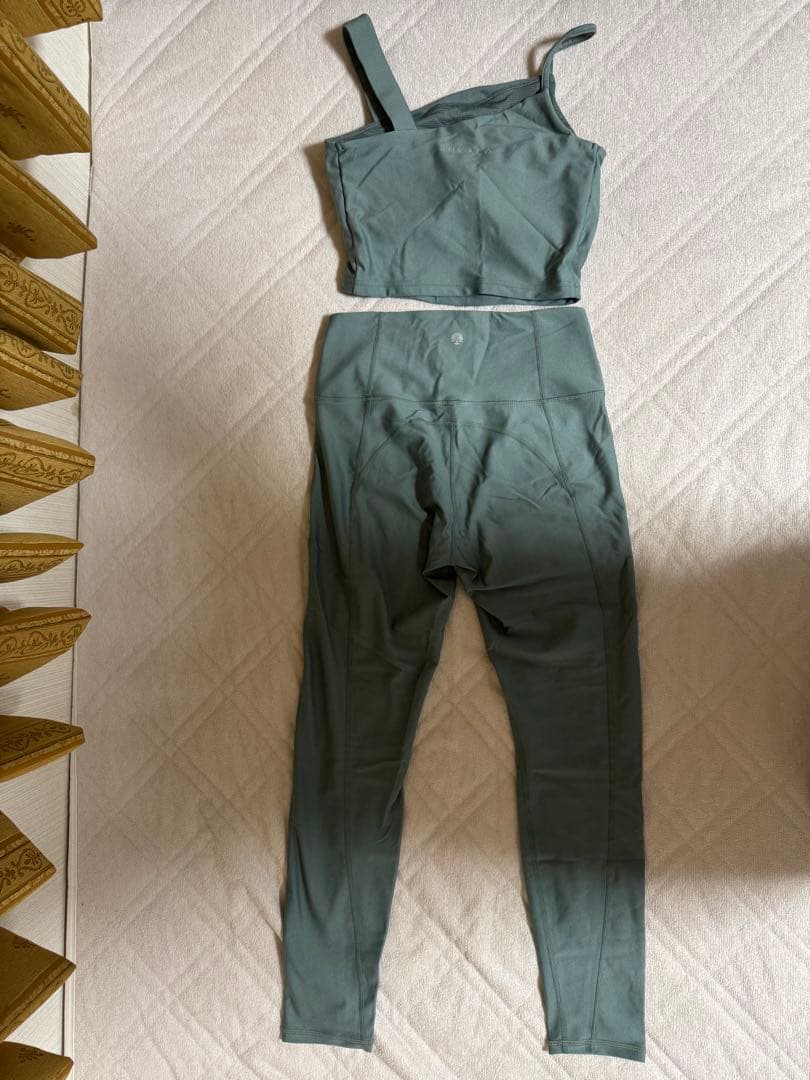 SUKALA グリーン ヨガウェア セットアップ