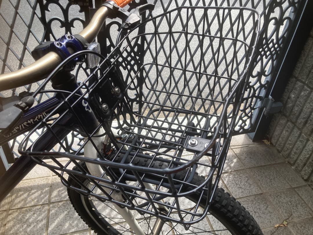 ヨツバサイクル22インチ　白×ネイビー