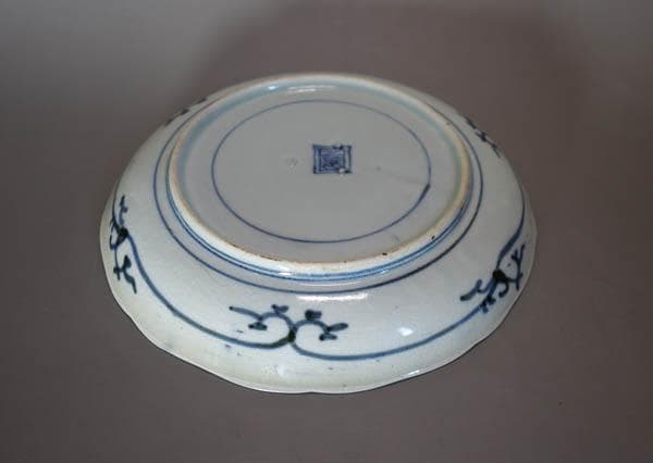 古伊万里　染付　花唐草　梅図 中皿　藍柿右衛門　江戸中期　輪花 渦福 2088