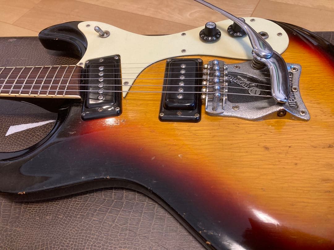 Mosrite1965年製The Ventures Model（ピックアップ交換