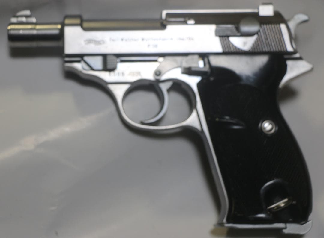 ウェスタンアームズ製ABS樹脂ガスガン　ワルサーＰ３８短バレル銀　ASGK合法品