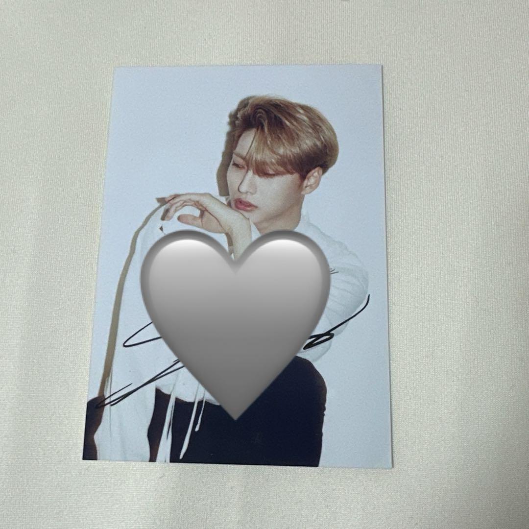 ATEEZ ソンファ　直筆サイン入りフォト