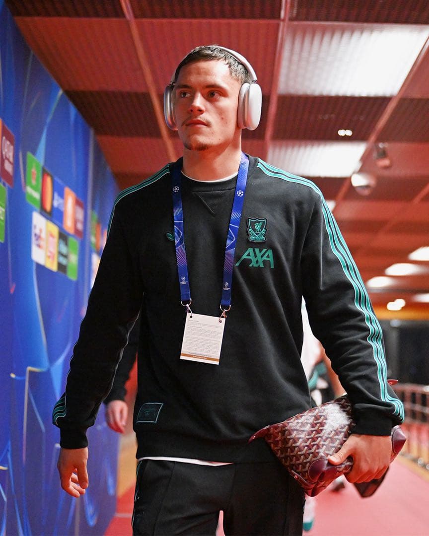 リバプール adidasoriginals スウェットシャツ 25/26