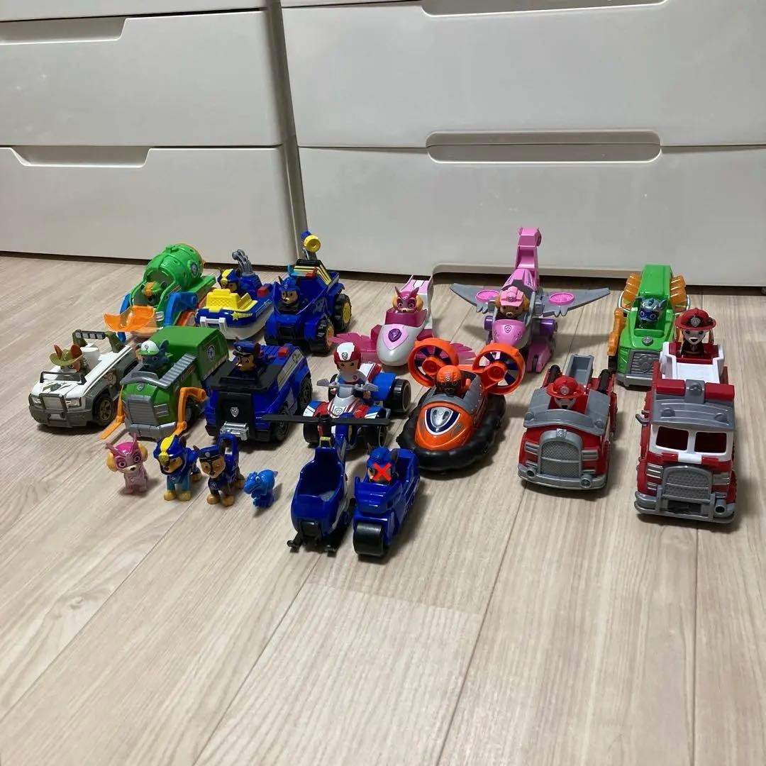 パウ・パトロール フィギュアとビークルセット