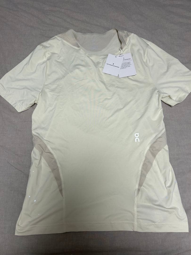 On PAF Current Form ランニングT　Sサイズ