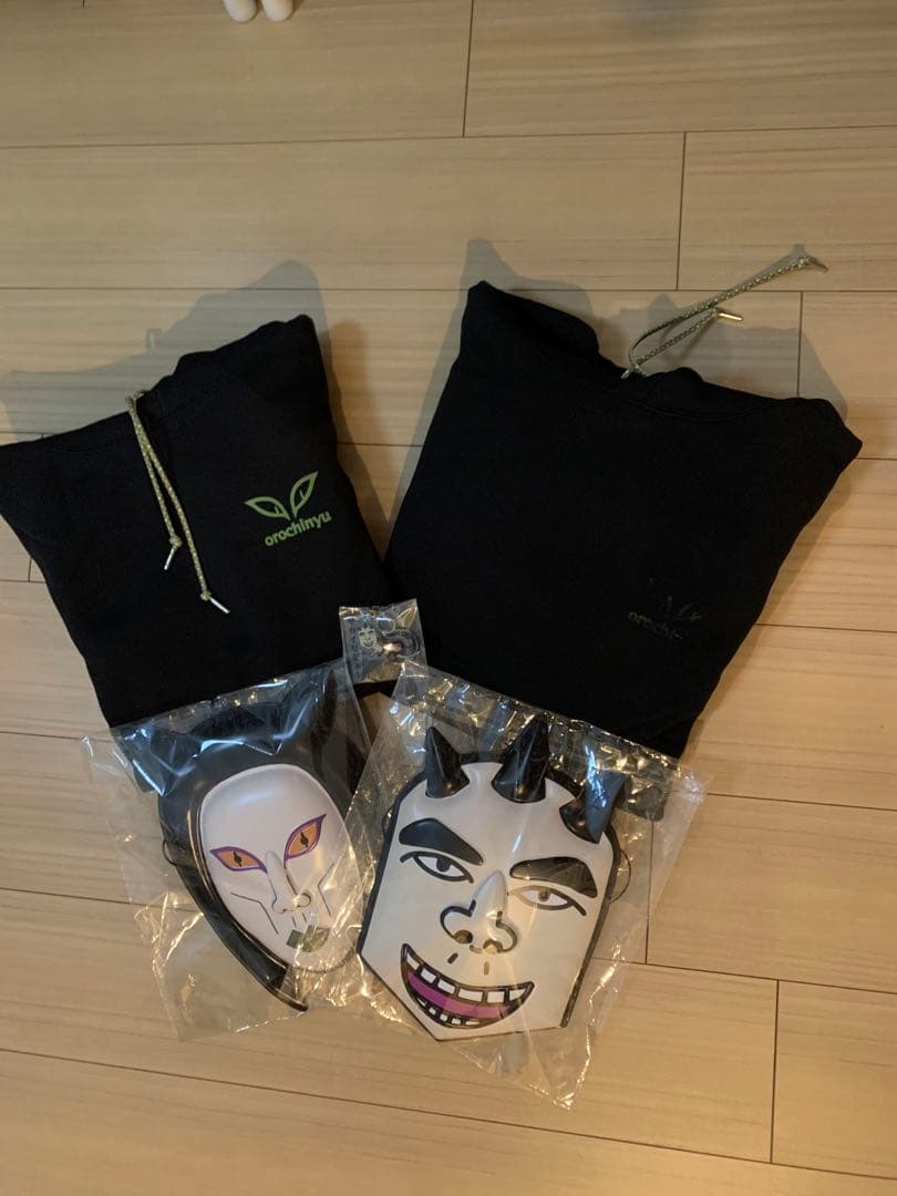 おろちんゆーグッズおまとめ パーカー2着、お面2個、おまけアクリルキーホルダー
