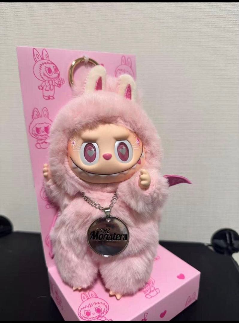 labubu zimomo ふわふわ ピンクぬいぐるみ　キーホルダー