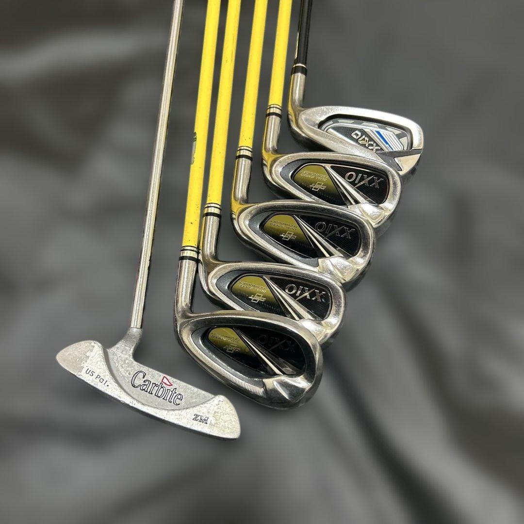 ゼクシオ8&12アイアン5本硬さＲとパター