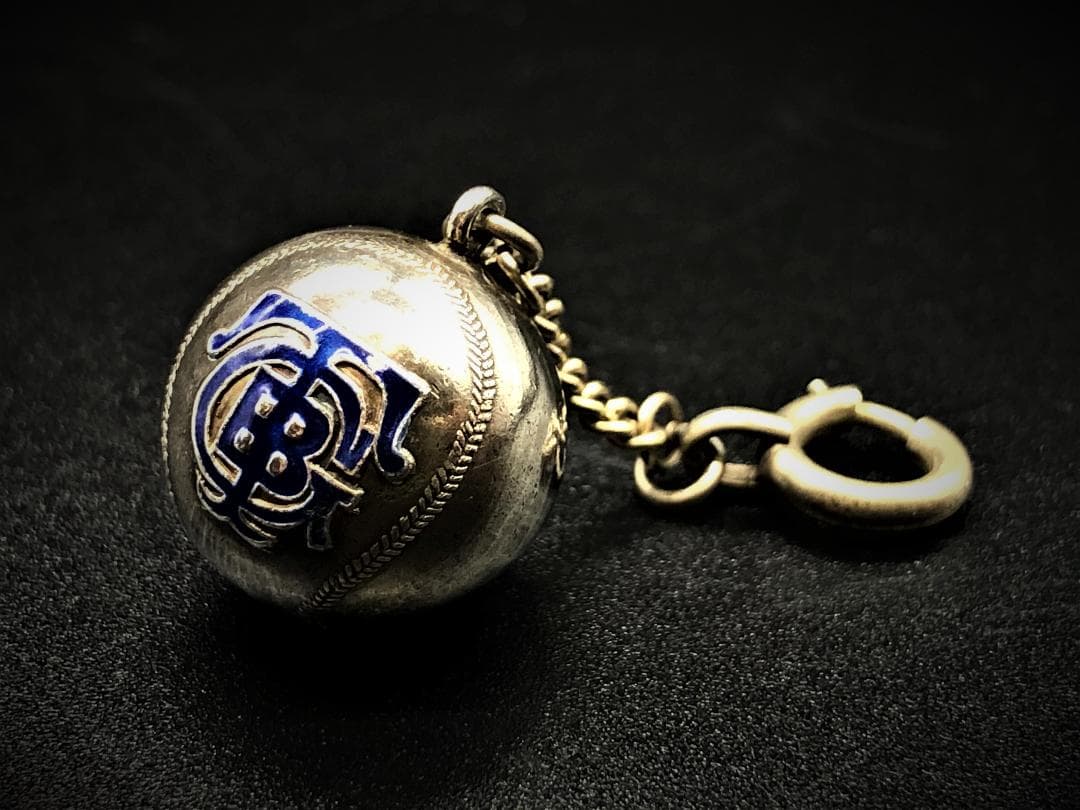 【 116年前のMLBキーホルダー 】 1909年　銀鍍金ボール型