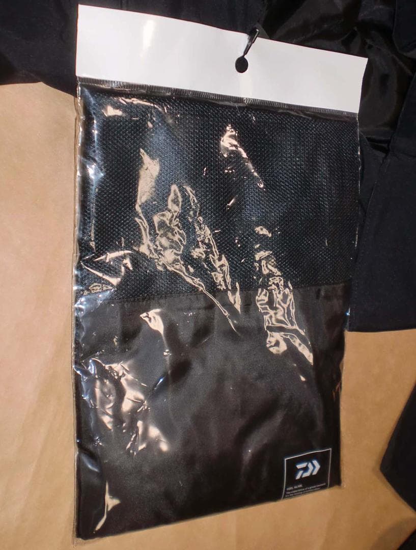 ダイワ　ゴアテックスコンビアップウィンタースーツ≪ＤＷ－１８２２黒≫［ＸＬ］新品