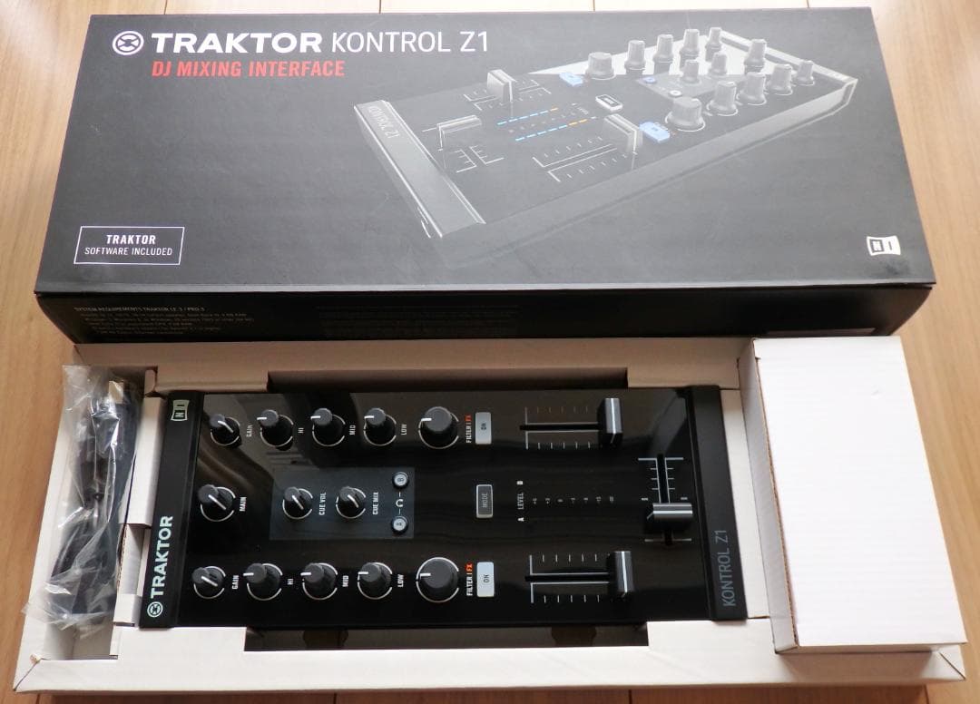 新同品 オマケ付き TRAKTOR KONTROL Z1 DJコントローラー
