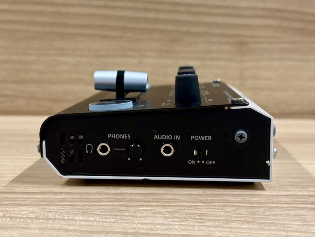 Roland V-02HD スケーラー内蔵 2CH ビデオスイッチャー