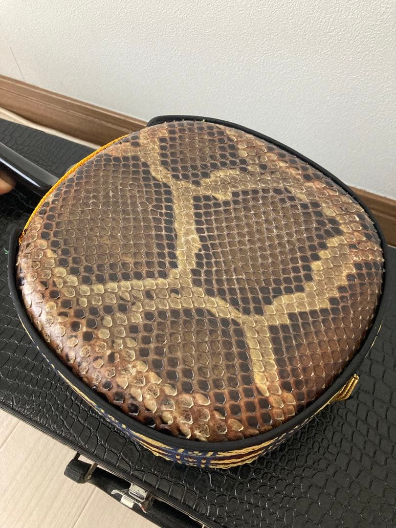 沖縄三味線　蛇皮　ケース付き　三板　工工四集