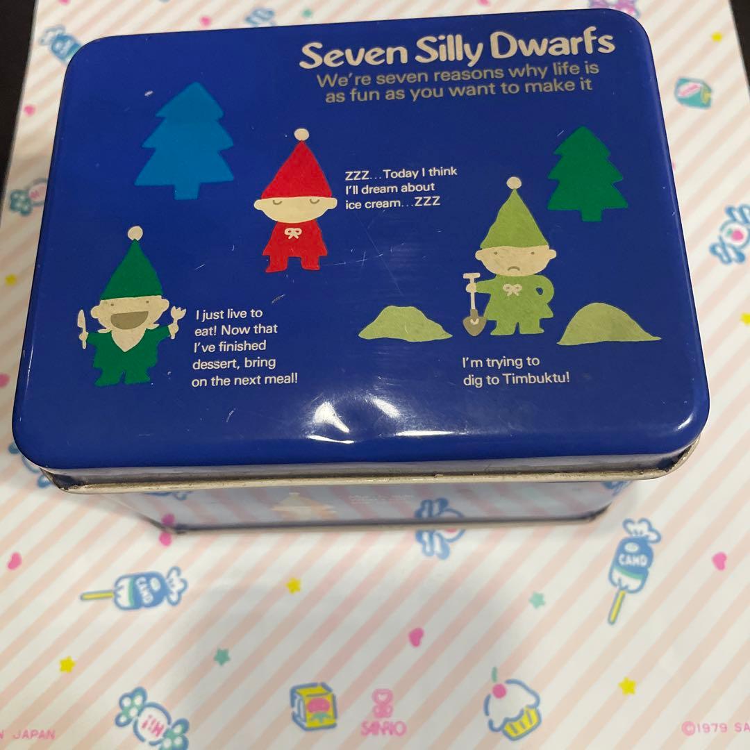昭和サンリオ　セブンシリードワーフ　缶小物入れ。