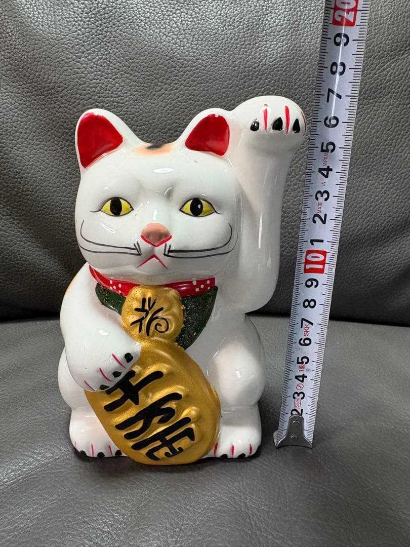 白い招き猫　置物