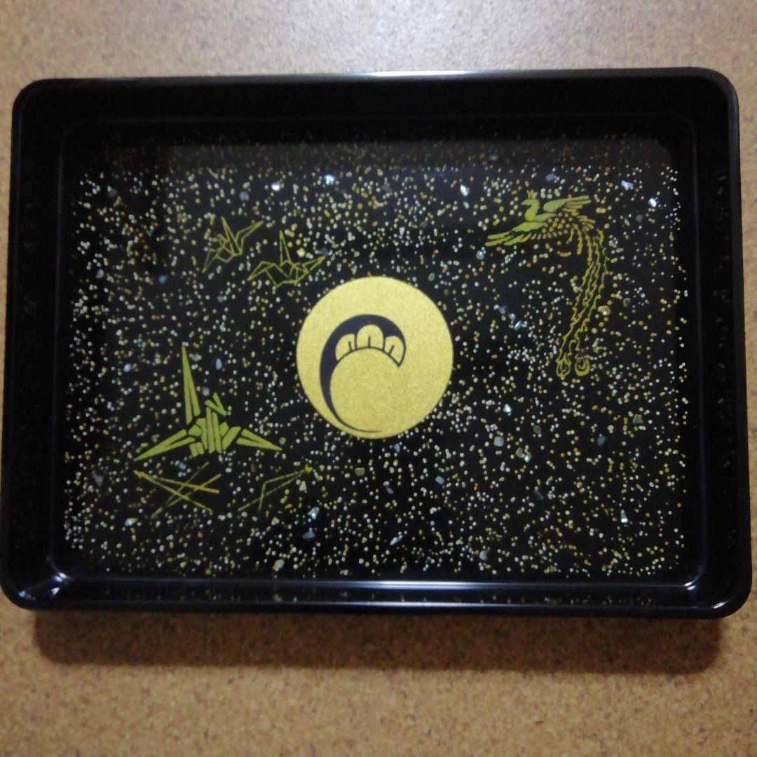 若狭塗　螺鈿細工　木製の大きな角盆　鶴　鳳凰　貝　漆器